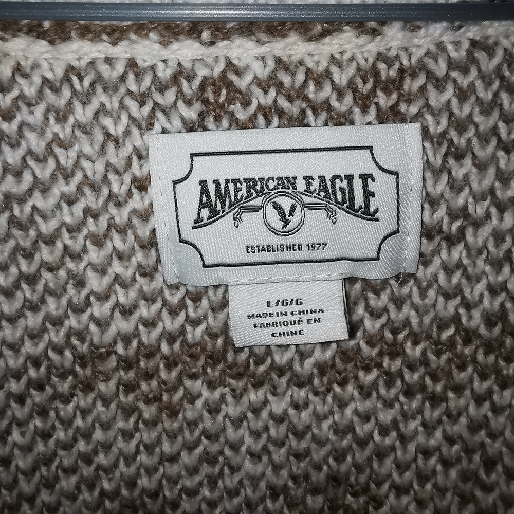 Elegant Cream and Brown Paisley Cardigan - Picture 2 of 7